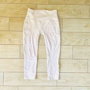 Lululemon White cropped leggings- size 8- side pockets